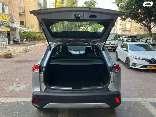 טויוטה קורולה קרוס