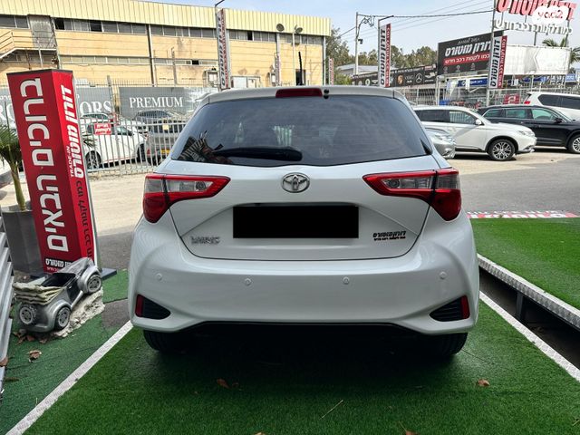 טויוטה יאריס