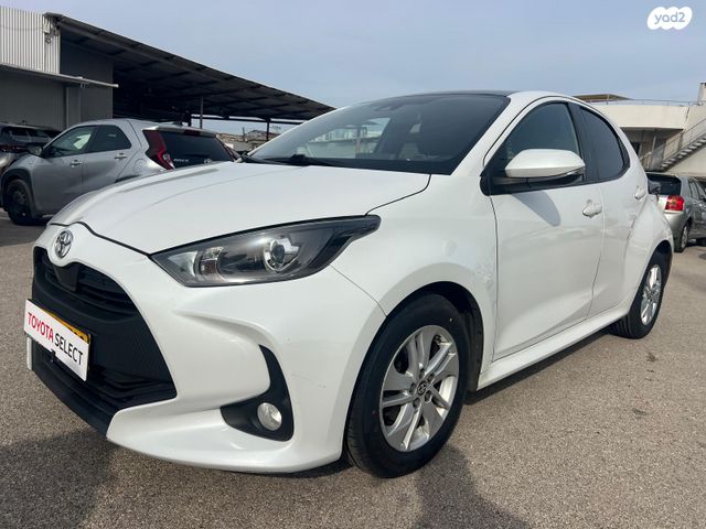 טויוטה יאריס