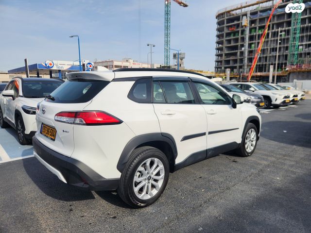 טויוטה קורולה קרוס