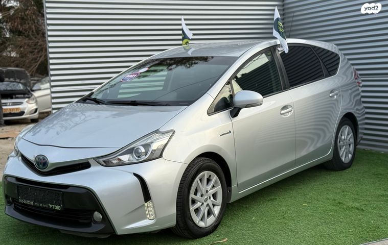 טויוטה פריוס פלוס
