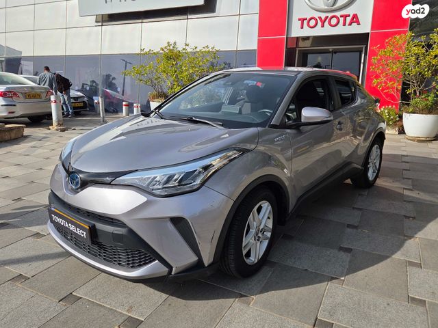 מודעת רכב טויוטה C-HR