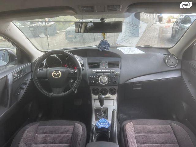 מאזדה 3