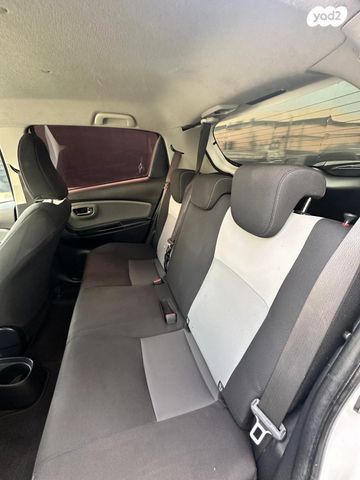 טויוטה יאריס