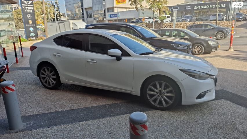 מודעת רכב מאזדה 3