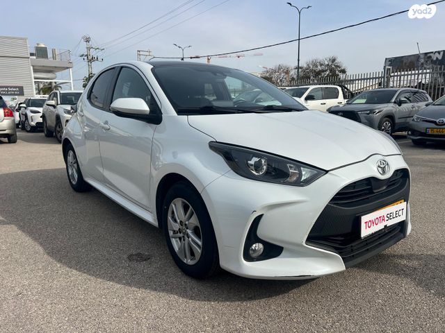 טויוטה יאריס