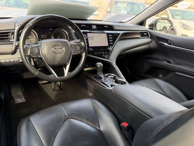 טויוטה קאמרי