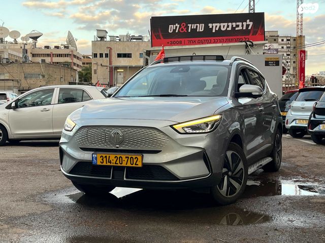 מודעת רכב אם ג'י ZS