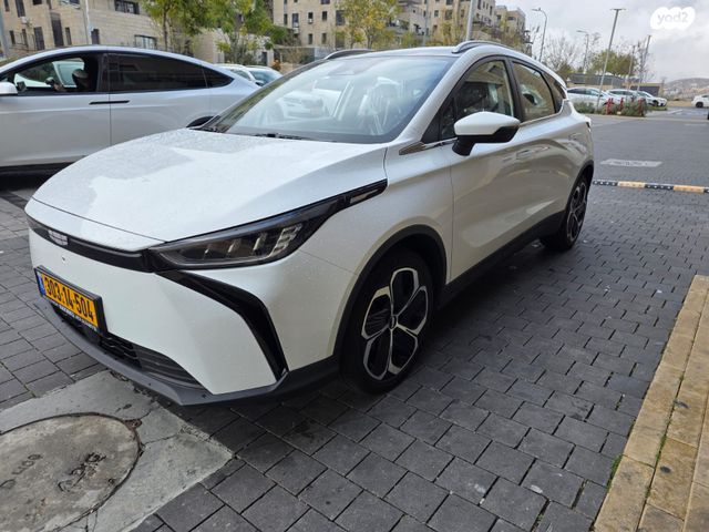 מודעת רכב ג׳ילי Geometry C