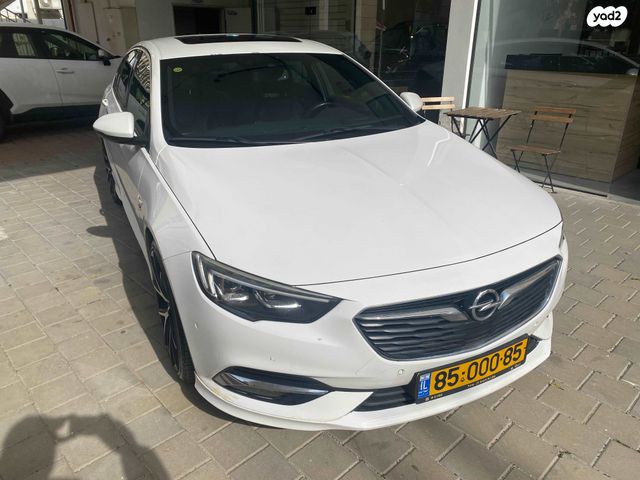 מודעת רכב אופל אינסיגניה