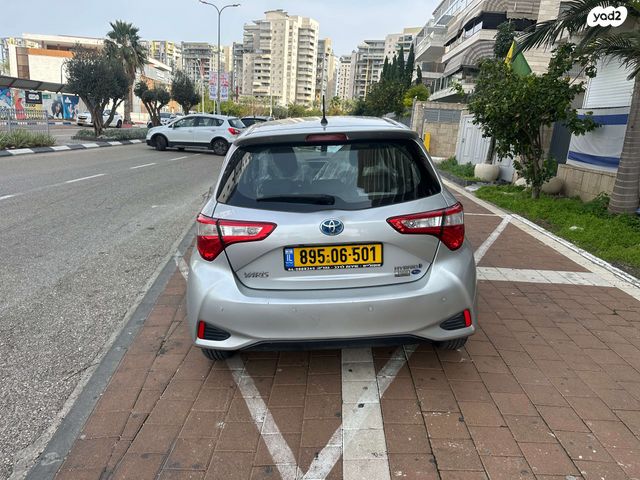 טויוטה יאריס
