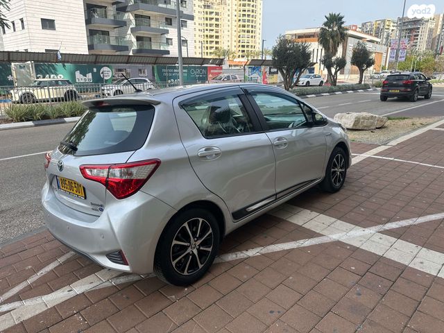 טויוטה יאריס