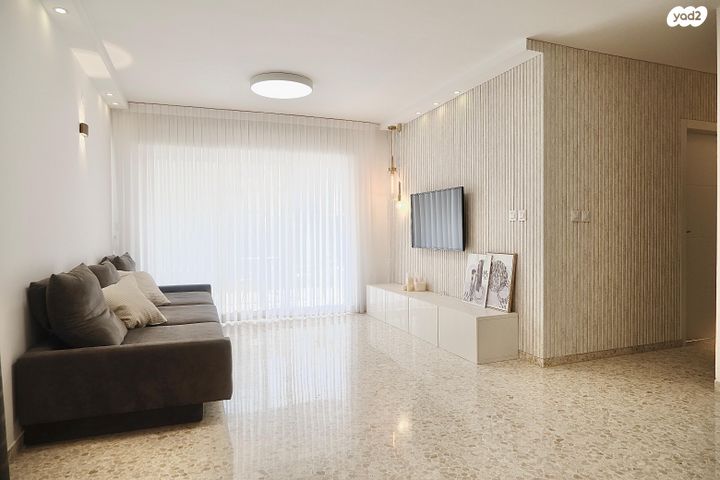 אהרון בוגנים 8