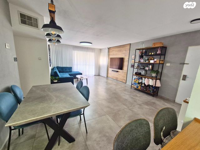 דירה, מנחם אוסישקין 21, רובע ט"ו, אשדוד