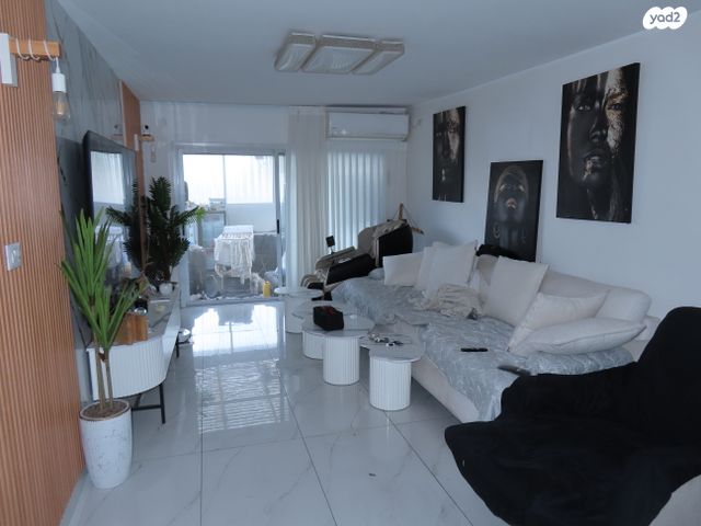 חזקיה המלך 12