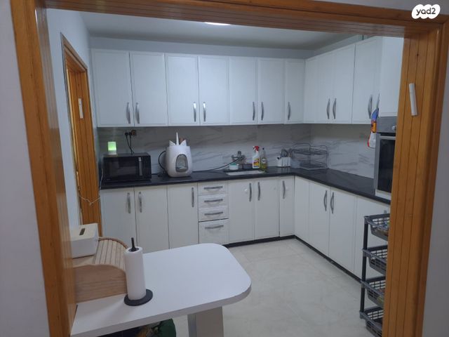 דירה, הגיבורים 8, שיכון ב, טבריה