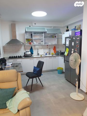 דירה, תורה ועבודה 4, בית וגן, ירושלים