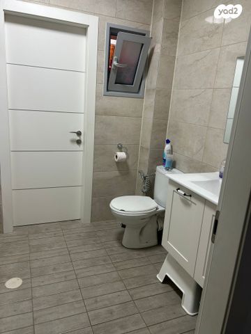 דירה, האישה העברייה 5, כרמי גת, קרית גת