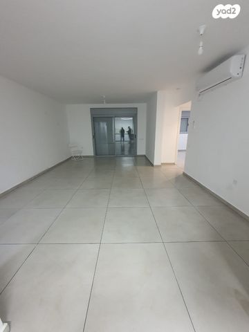 דירה, רבי נחמן מאומן 16, השחר, דימונה