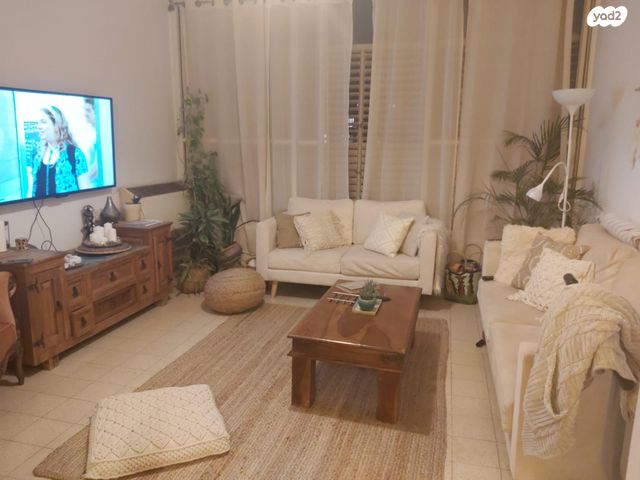 דירה, ישראל אהרוני 8, א' / צפון מזרח העיר, רחובות