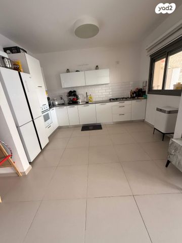 דירה, אגם 13, נשר, ערד