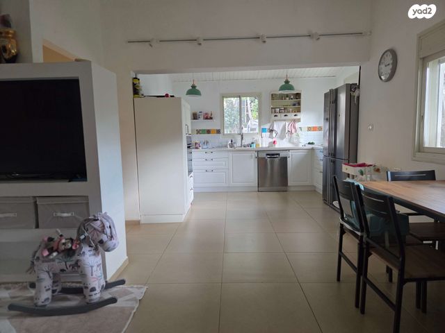 בית פרטי/ קוטג', רחוב פינת החי 1, גשר הזיו, גשר הזיו