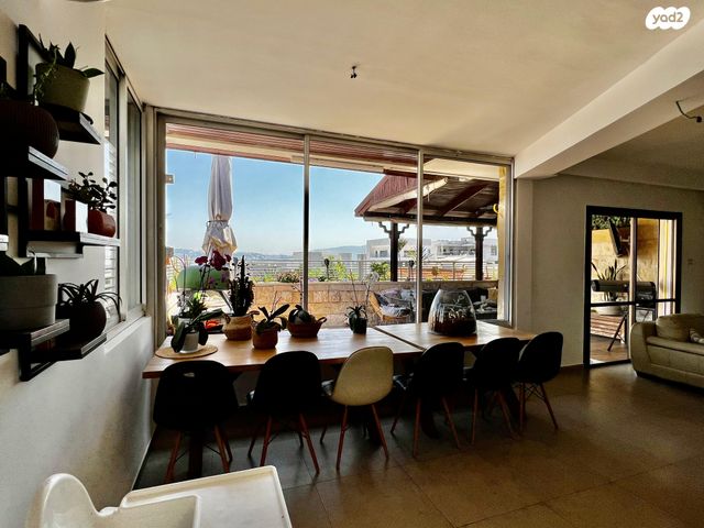 גג/ פנטהאוז, התאנים 6, מרכז העיר, קרית אתא