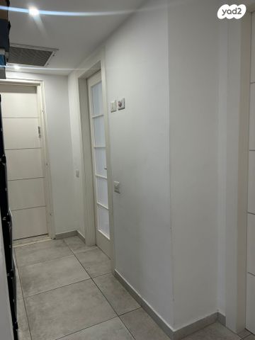 דירה, האישה העברייה 5, כרמי גת, קרית גת