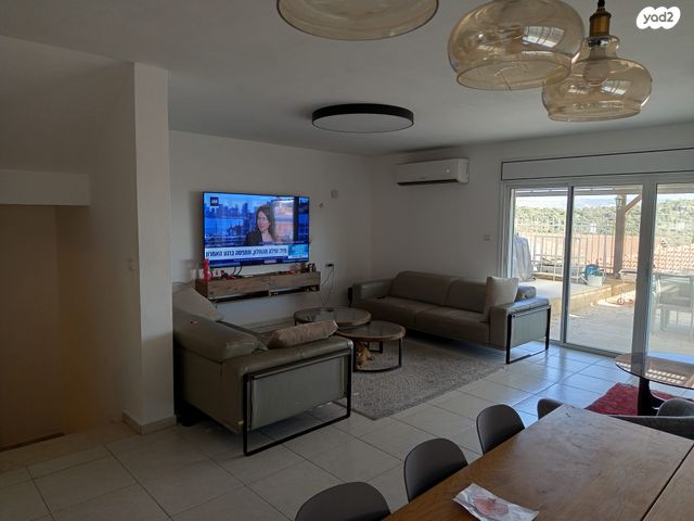 דו משפחתי, הר כתרון 33, הר כתרון, צור הדסה