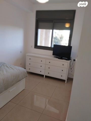 דירה, חזקיהו המלך 1, המושבה היוונית, ירושלים