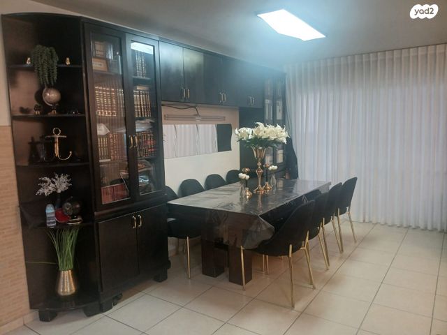 דופלקס, חצב 13, גבע בנימין, אדם - גבע בנימין