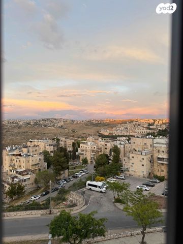 דירה, הרב חזקיה שבתאי 17, רמות, ירושלים