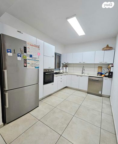 דירה, יגאל אלון 4, המרכז האזרחי, רמלה