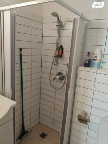 דירה, חזקיהו המלך 1, המושבה היוונית, ירושלים