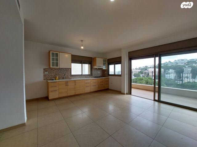 דירה, בנימין ד'ישראלי 21, אחוזה, חיפה