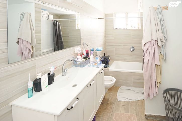 בית פרטי/ קוטג', אברהם אבן עזרא 3, רמת חן ובן ציון, נתניה