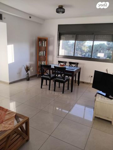 דירה, חזקיהו המלך 1, המושבה היוונית, ירושלים