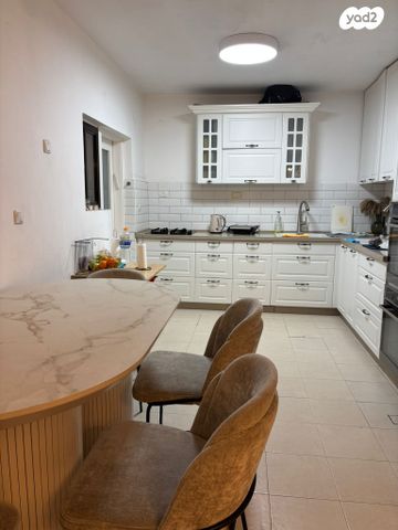 דירה, שדרות הורדים 8, גן שמואל, קרית מלאכי