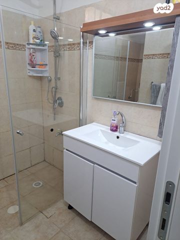 דירה, הגיבורים 8, שיכון ב, טבריה