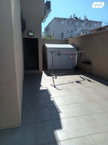 אביר יעקב 17