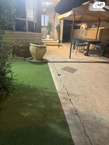 בית פרטי/ קוטג', יוכבד בת מרים 19, נווה מנחם, באר שבע