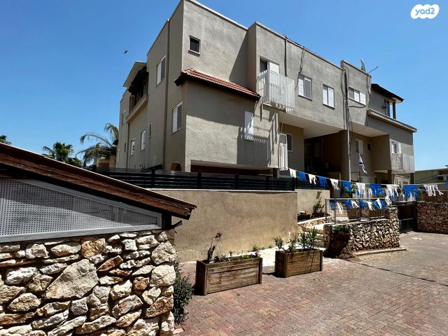 גג/ פנטהאוז, התאנים 6, מרכז העיר, קרית אתא