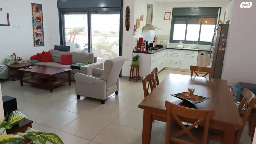 דירה, חושן 14, וילה דורי, שכונת הדגל, נס ציונה