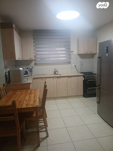 דופלקס, חצב 13, גבע בנימין, אדם - גבע בנימין