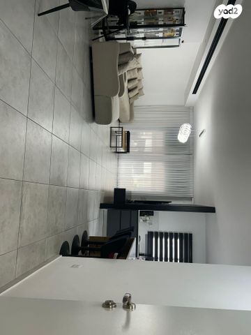 דירה, האישה העברייה 5, כרמי גת, קרית גת