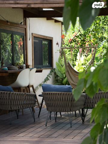 בית פרטי/ קוטג', האלה 1, סלעית