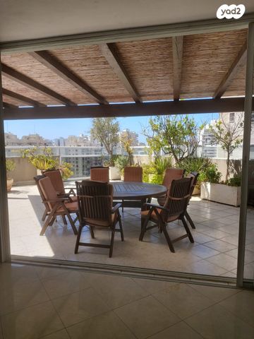 גג/ פנטהאוז, גולדה מאיר 20, קרית אילון, חולון