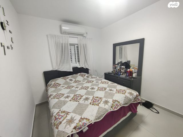 דירה, חזון אי"ש 15, רמב"ם, ראשון לציון