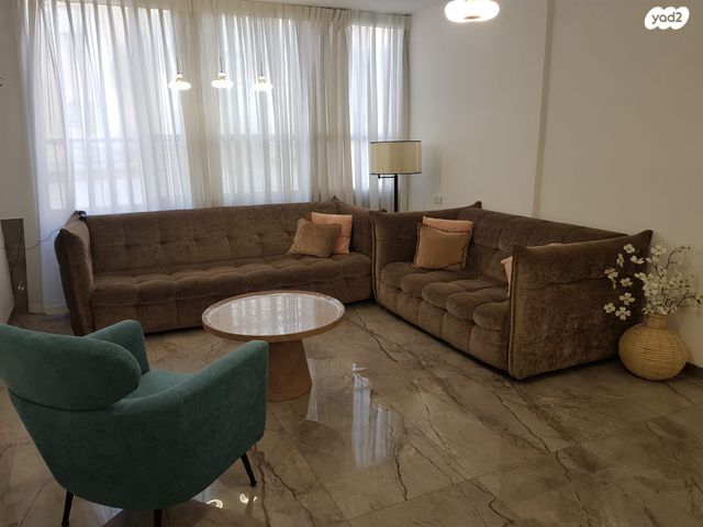 דירה, הרב הרצוג 8, הר שלום, בני ברק