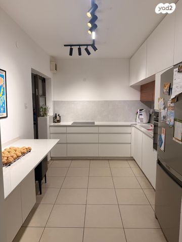 דירה, האימהות 14, סביוני נצר סירני, נס ציונה